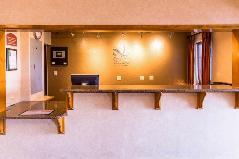 Hotel Quality Inn & Suites University