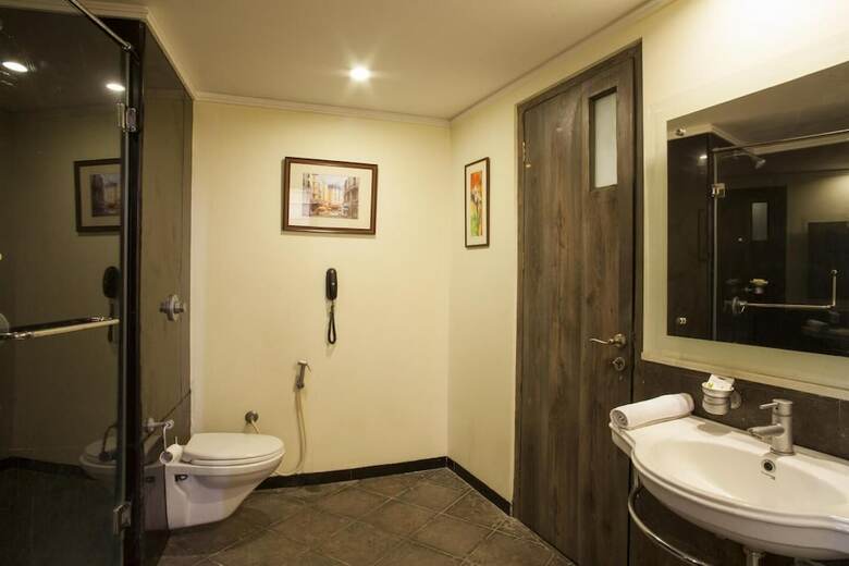Hotel Kc Residency