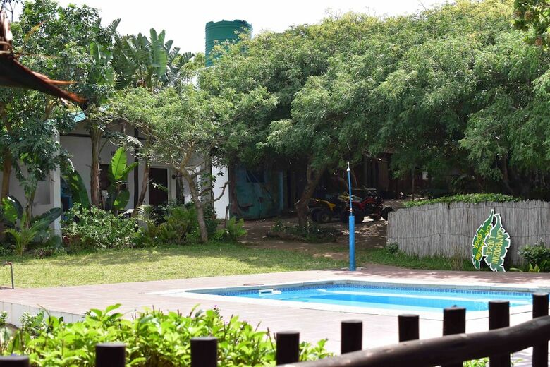 Hotel Gamboozini Lodge
