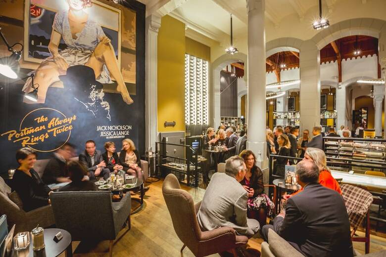 Post-plaza Hotel & Grand Caf�