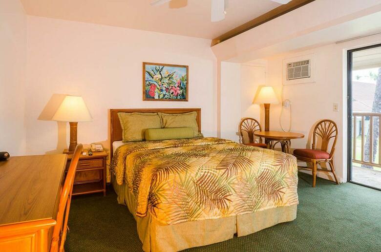 Uncle Billy's Kona Bay Hotel