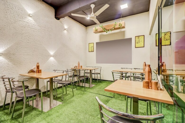 Hotel Oyo 14799 Canvas Suites