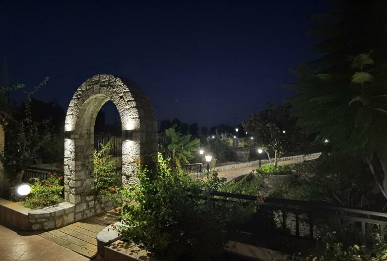Vlycha Beach Studios & Apartments