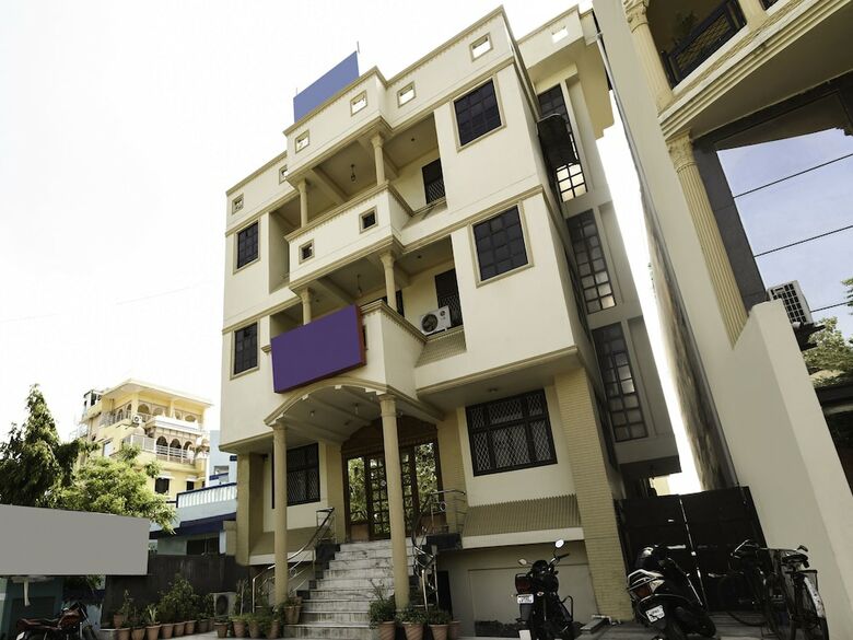 Hotel Oyo 16359 Optimum Sheela Inn