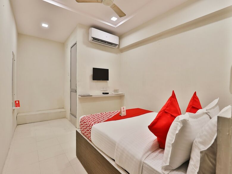 Hotel Oyo 13598 Chandra Villas