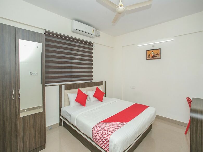 Hotel Oyo 13745 Cmn Stay