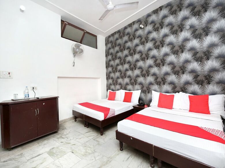 Oyo 14494 Hotel Ramneek