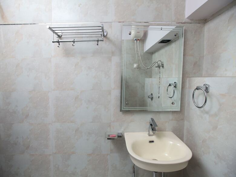 Hotel Oyo 5385 Paschim Vihar