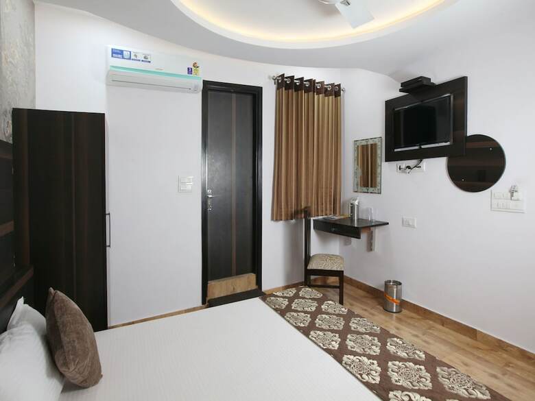 Hotel Oyo 5385 Paschim Vihar