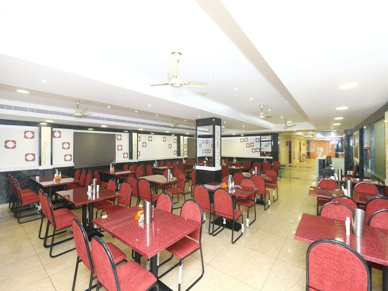 Hotel Oyo 14852 Rahmath Residency