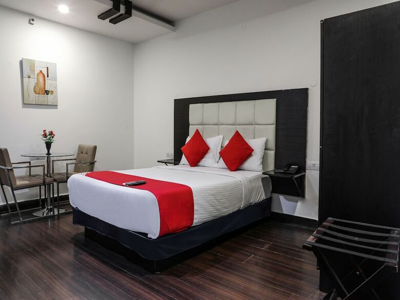 Oyo 16436 V Hotels