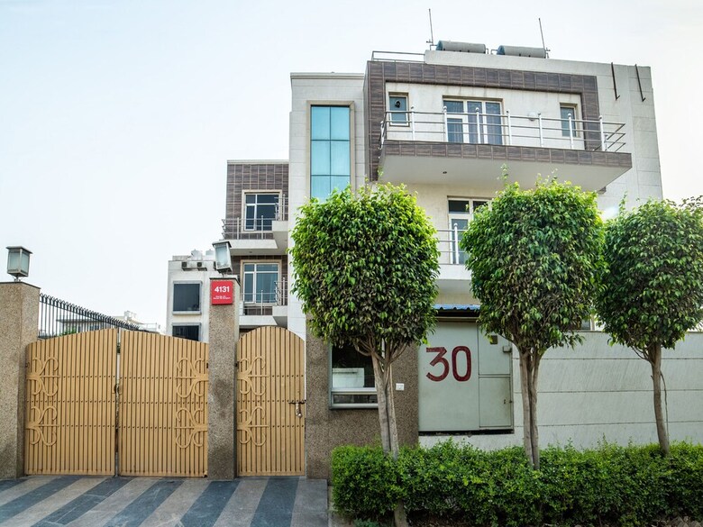 Hotel Oyo 14545 Paamir Residency