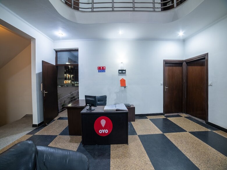Hotel Oyo 14545 Paamir Residency