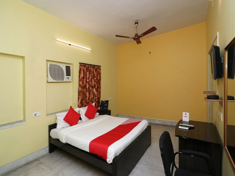 Hotel Oyo 16356 Studio Lake View