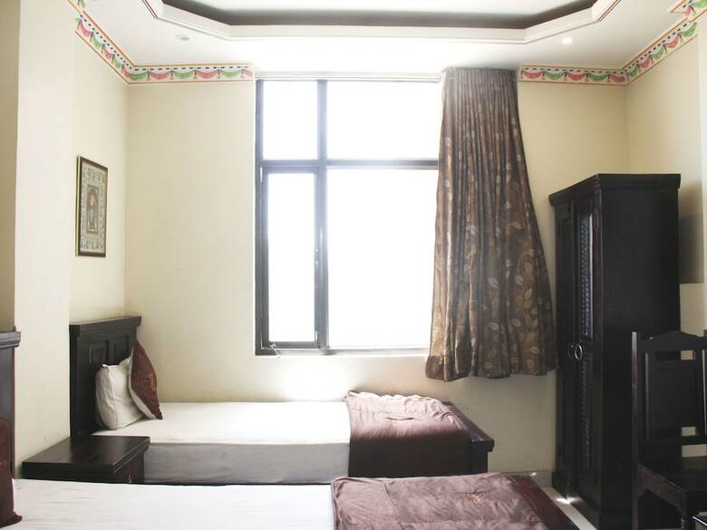 Oyo 14598 Hotel Surya Garh