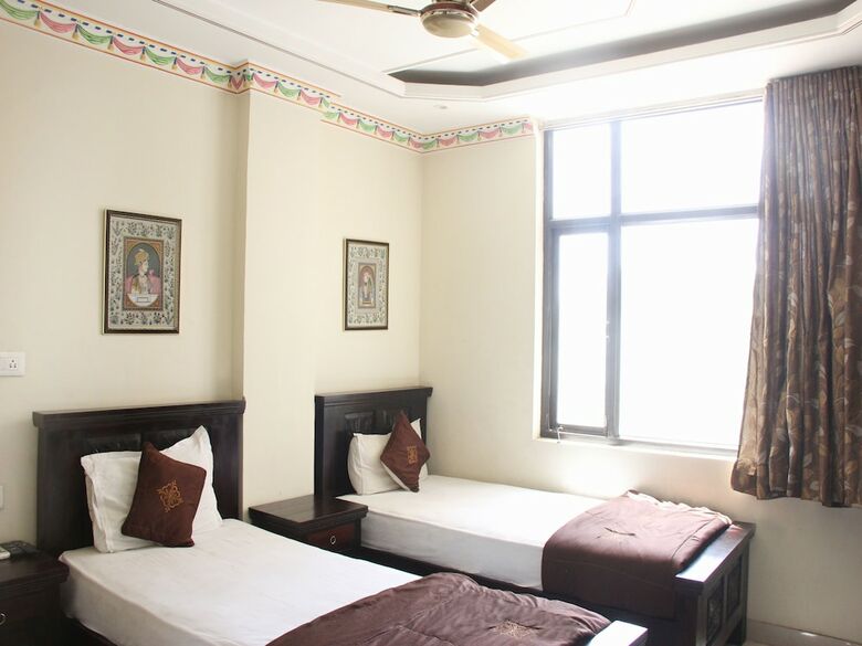 Oyo 14598 Hotel Surya Garh