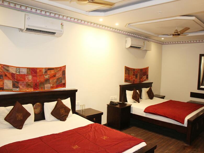 Oyo 14598 Hotel Surya Garh