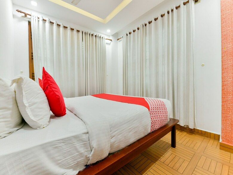 Hotel Oyo 16711 Malabar Plaza Inn