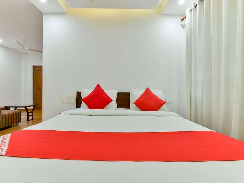 Hotel Oyo 16711 Malabar Plaza Inn