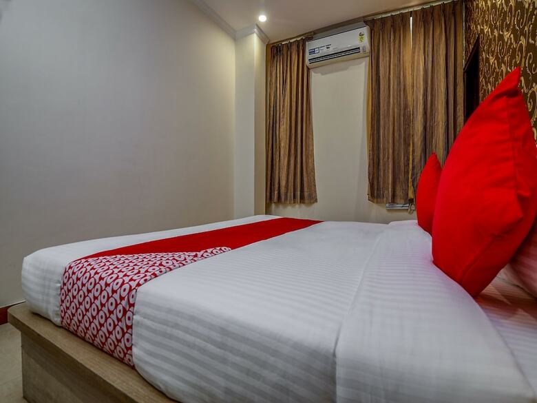 Oyo 14892 Hotel Tourista