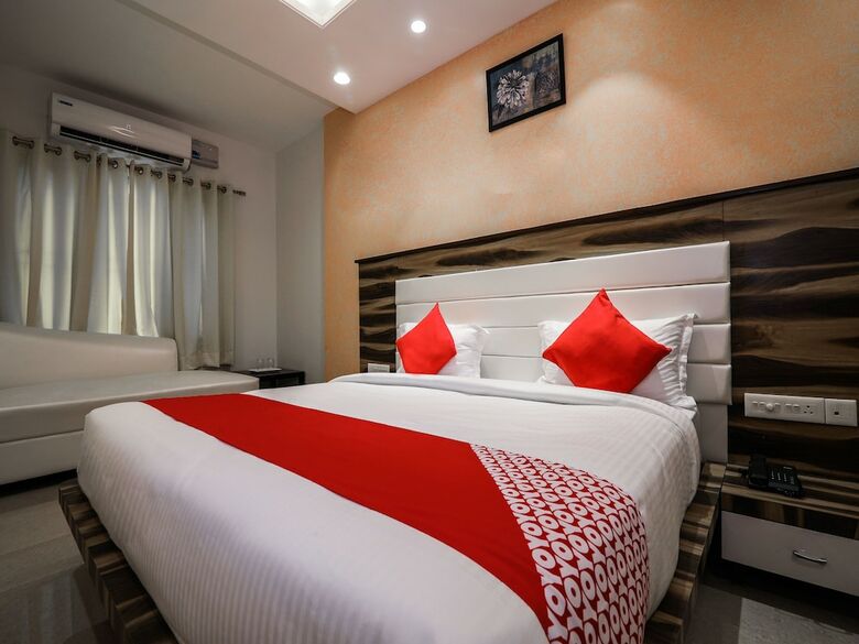 Oyo 15556 Hotel Wind Palace
