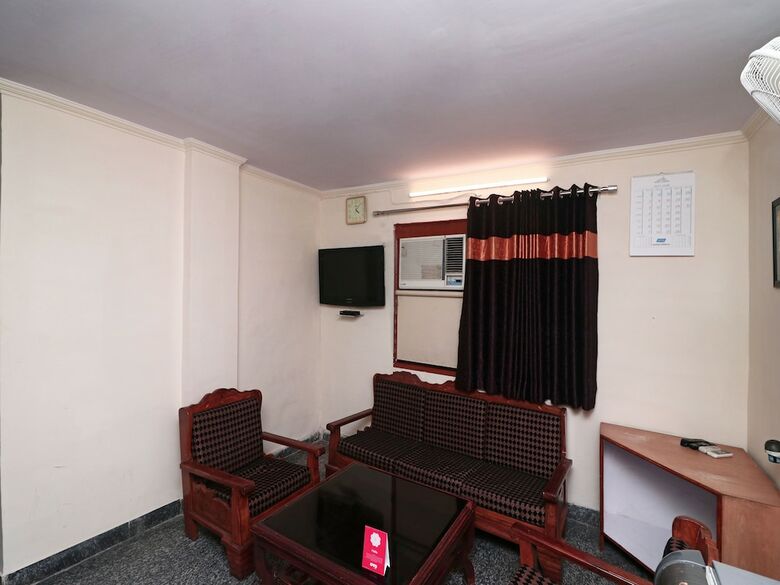 Oyo 14931 Hotel Step In