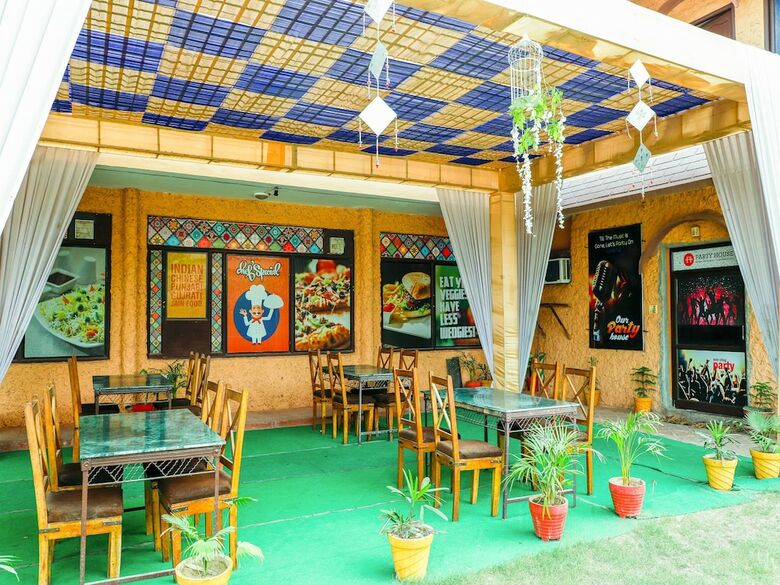 Oyo 13935 Hotel Shree Celebration