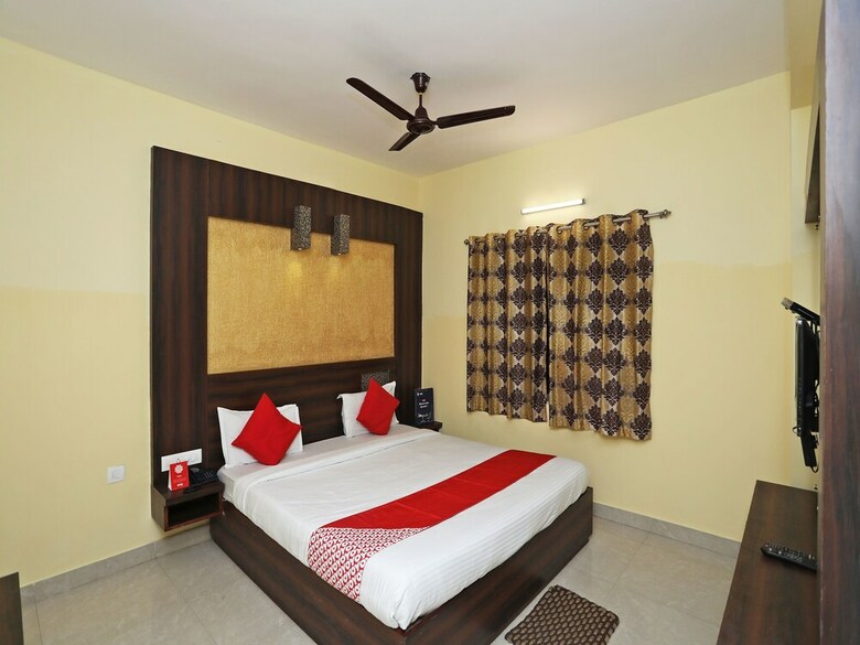 Oyo 15206 Hotel Sonar Gaon