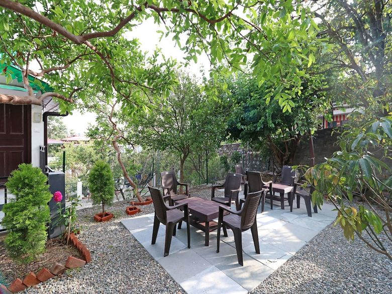 Hotel Oyo 14559 The Gharonda