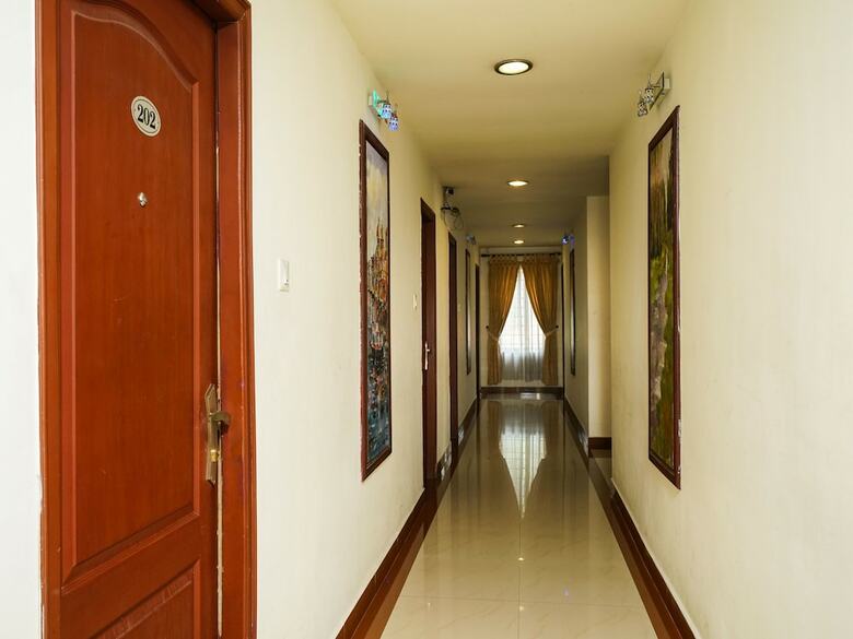 Hotel Oyo 14374 Mgs Residency