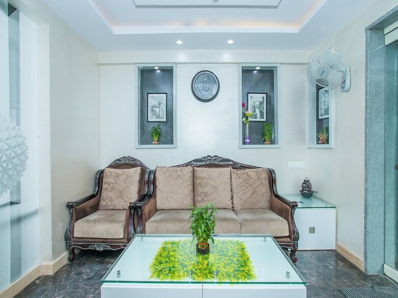 Hotel Oyo 16455 Amazing  Inn