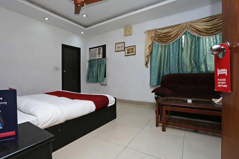 Hotel Oyo 12805 Sunrise House