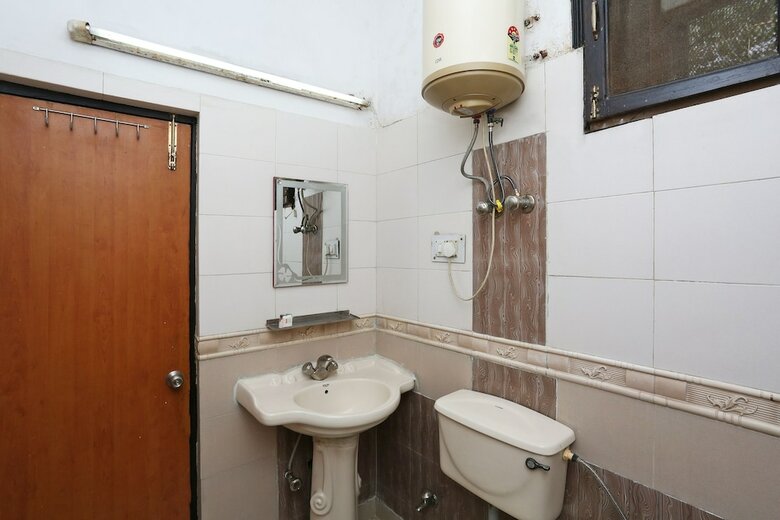 Hotel Oyo 12805 Sunrise House