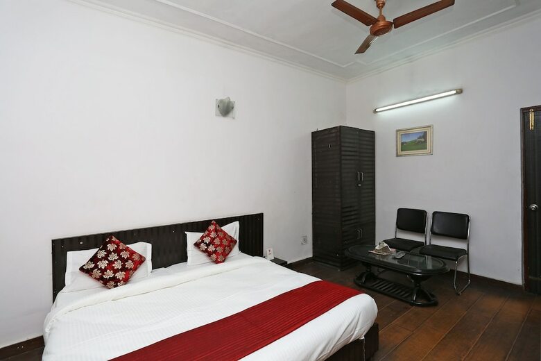 Hotel Oyo 12805 Sunrise House