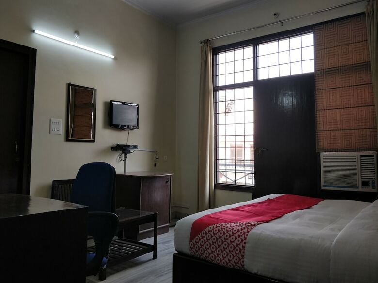 Hotel Oyo 14105 Sai Vihar