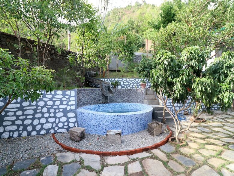 Hotel Oyo 14607 The Gharonda Huts