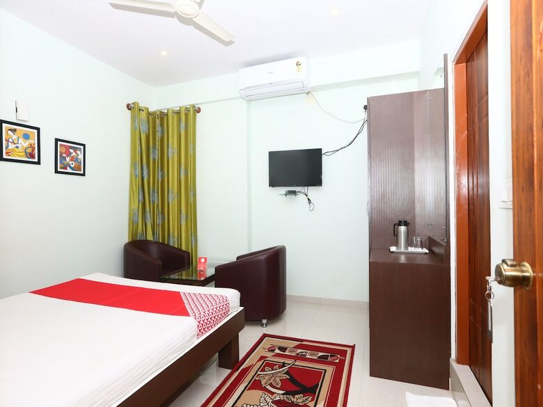 Hotel Oyo 15725 Golden Residency