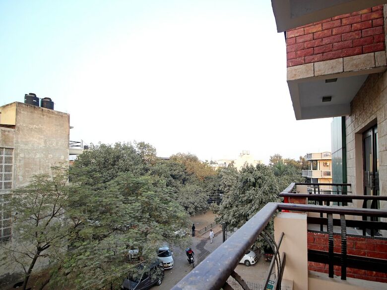 Hotel Oyo 5106 Hks Residency