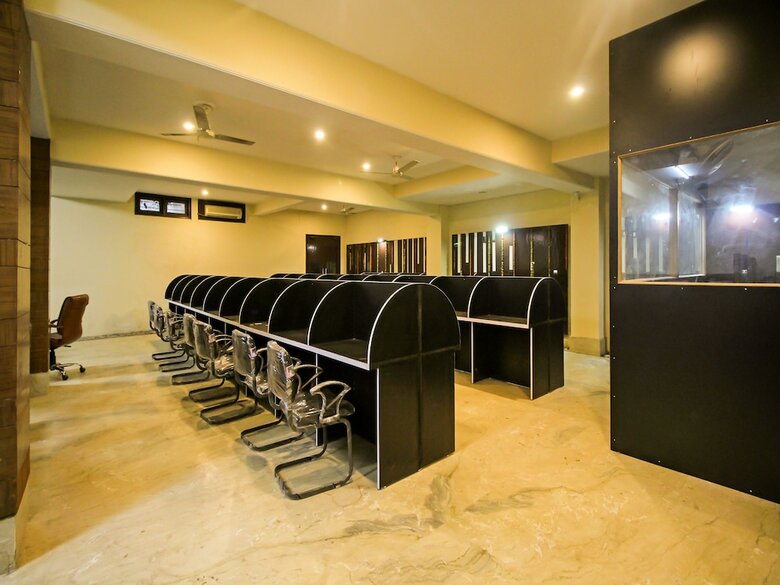 Hotel Oyo 5106 Hks Residency