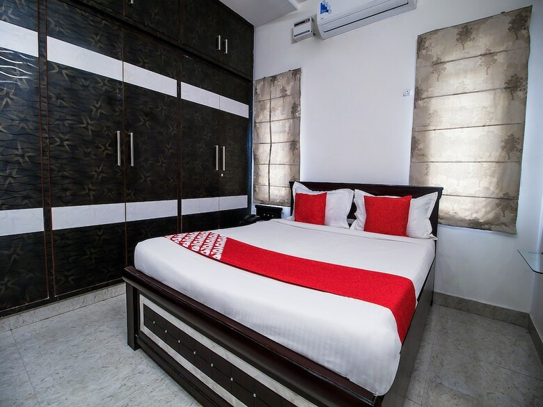 Hotel Oyo 14731 Hallmark Inn Kukatpally