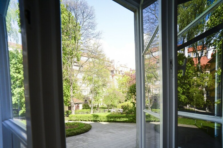 Spacious Apartment In The Old Town