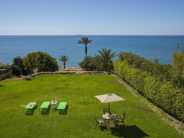 Lamaz Maroni Beachfront Villa