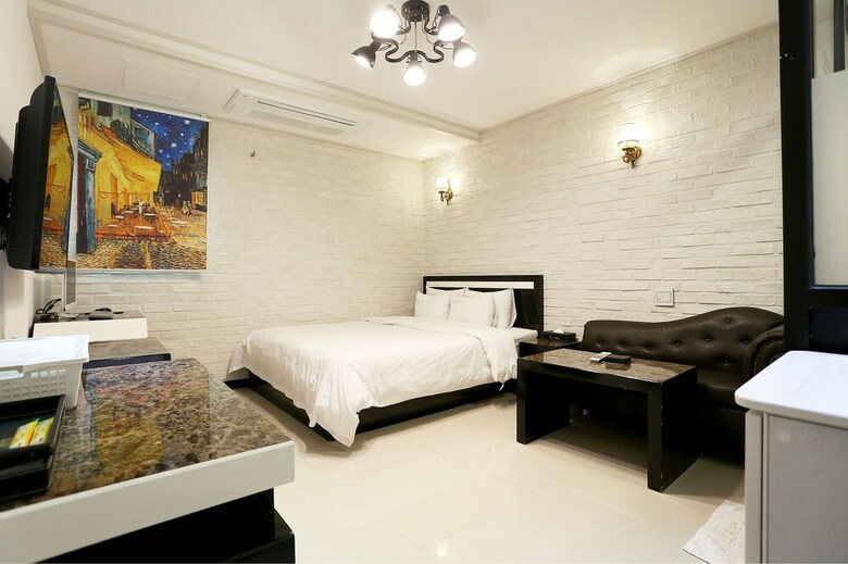 Russo Hotel