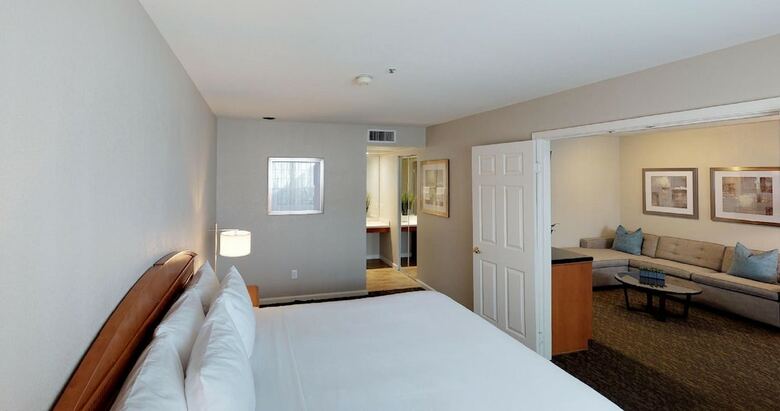Chase Suite Hotel Brea