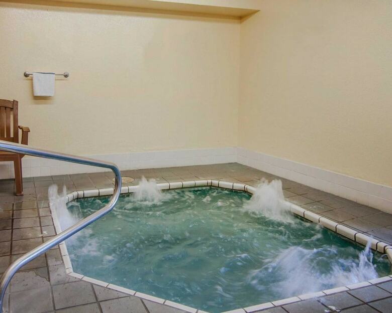 Hotel Quality Inn And Suites Airport