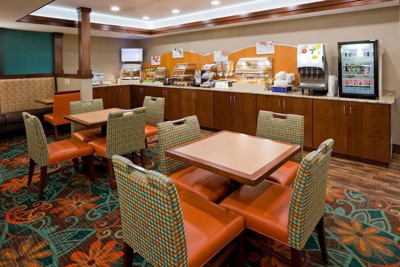 Holiday Inn Express Hotel & Suites St. Cloud