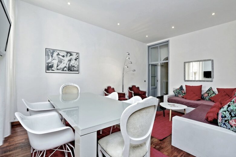 Spanish Steps Apartments