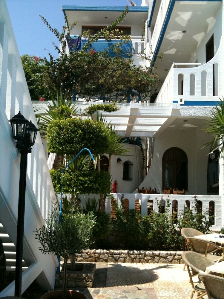 Hotel Folia Apartments