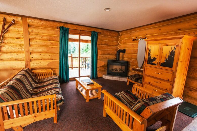 Cabana Glacier House Resort