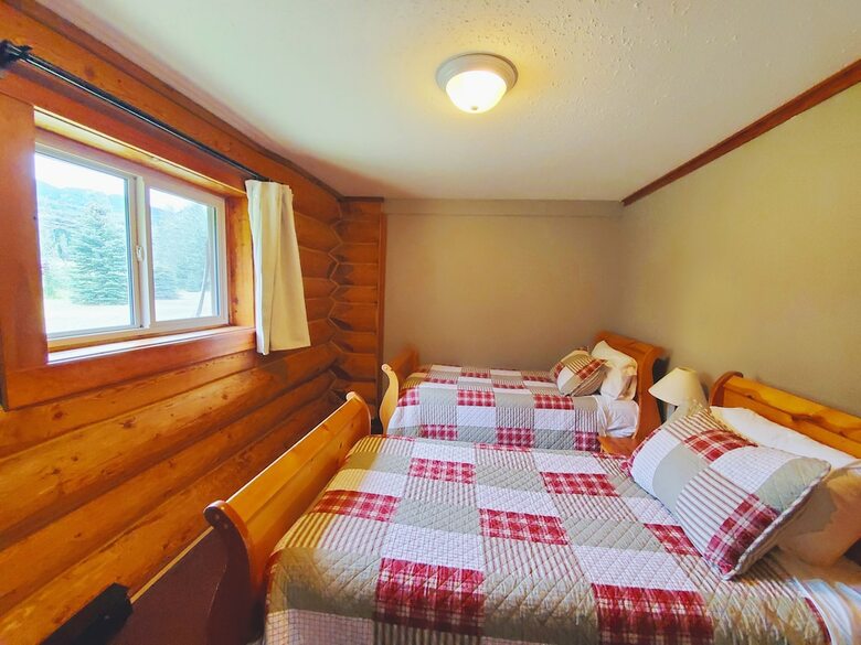 Cabana Glacier House Resort